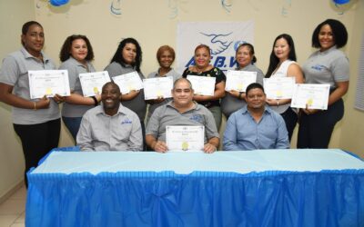 Entrega di sertifikado Kurso Derecho laboral BES na delegadonan i miembronan di AFBW.